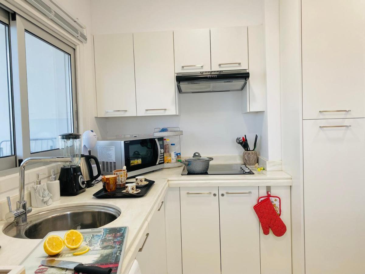 Panoramic Seaside Getaway, 2-Br Penthouse Apartment Larnaca Ngoại thất bức ảnh